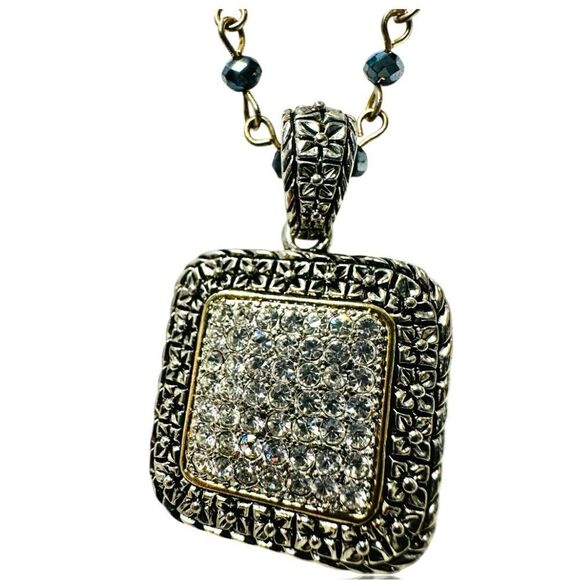 DAZZLING VINTAGE-INSPIRED LONG NECKLACE WITH CRYSTAL-ENCRUSTED PENDANT - Picture 5 of 17